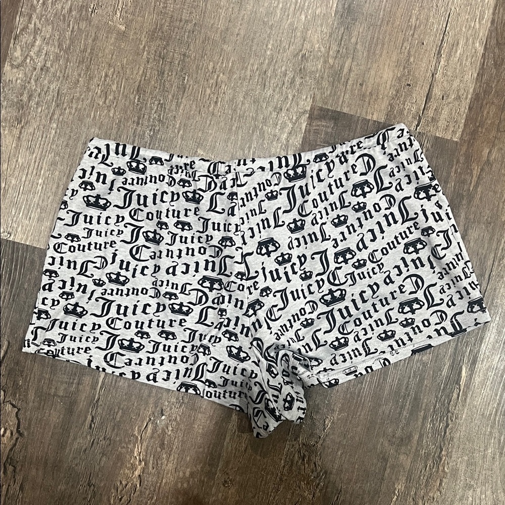 Juicy Couture White Shorts with Black Logo Print - Picture 5 of 5